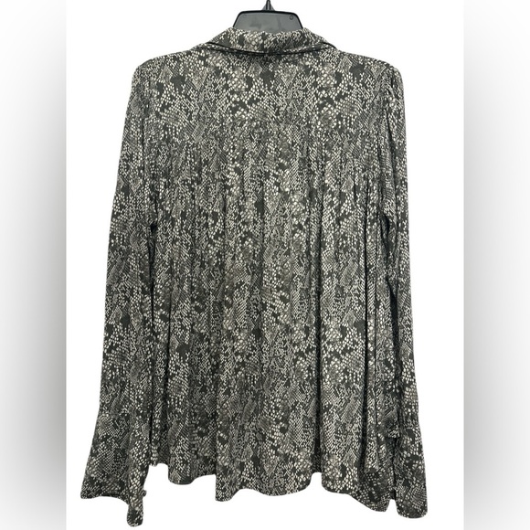 Free People Modern Muse Snakeskin Blouse Size Medium Tie Detail Button Front - Picture 2 of 5